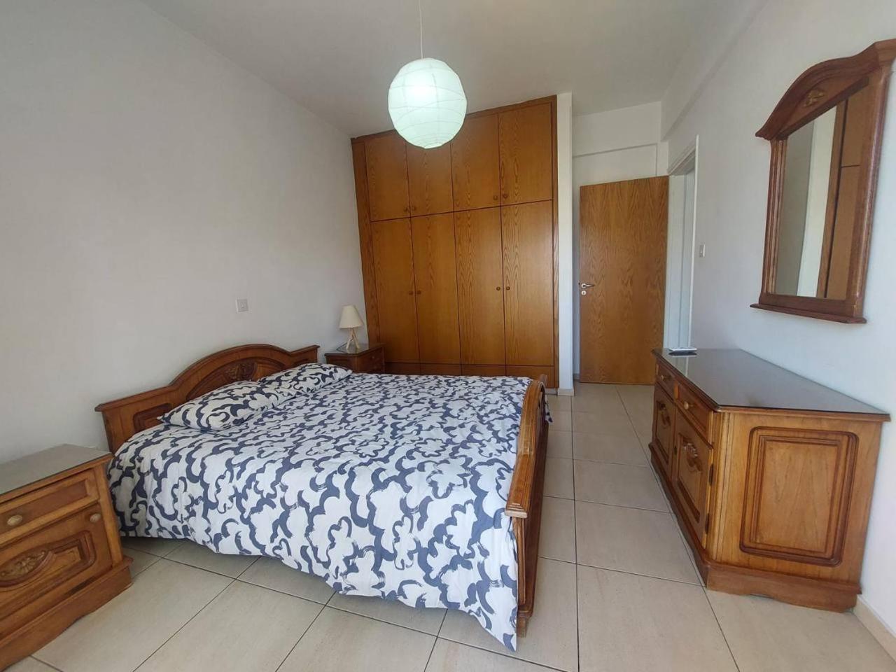 Sunny 2 Bedroom Larnaca Center Eksteriør billede