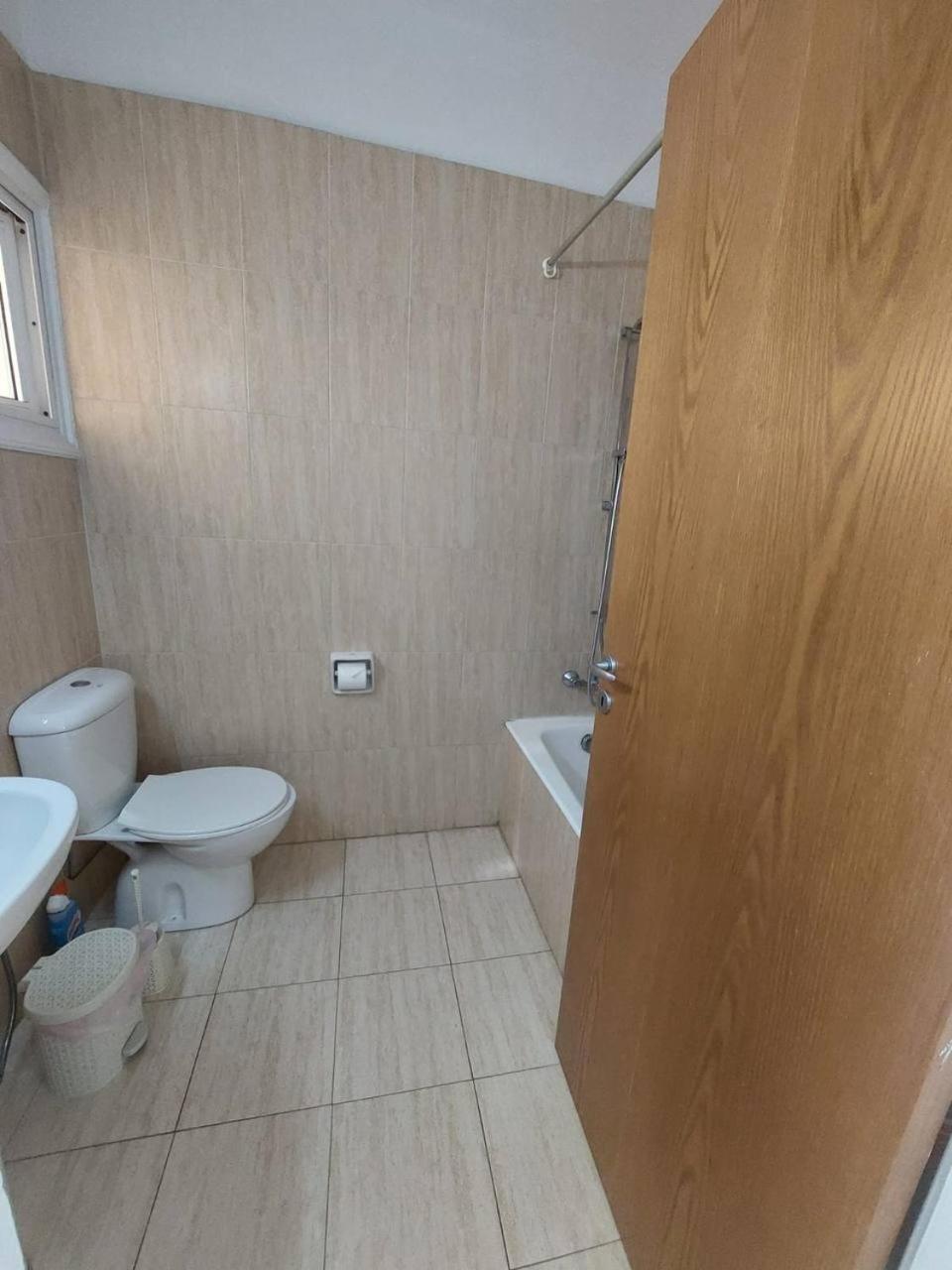 Sunny 2 Bedroom Larnaca Center Eksteriør billede