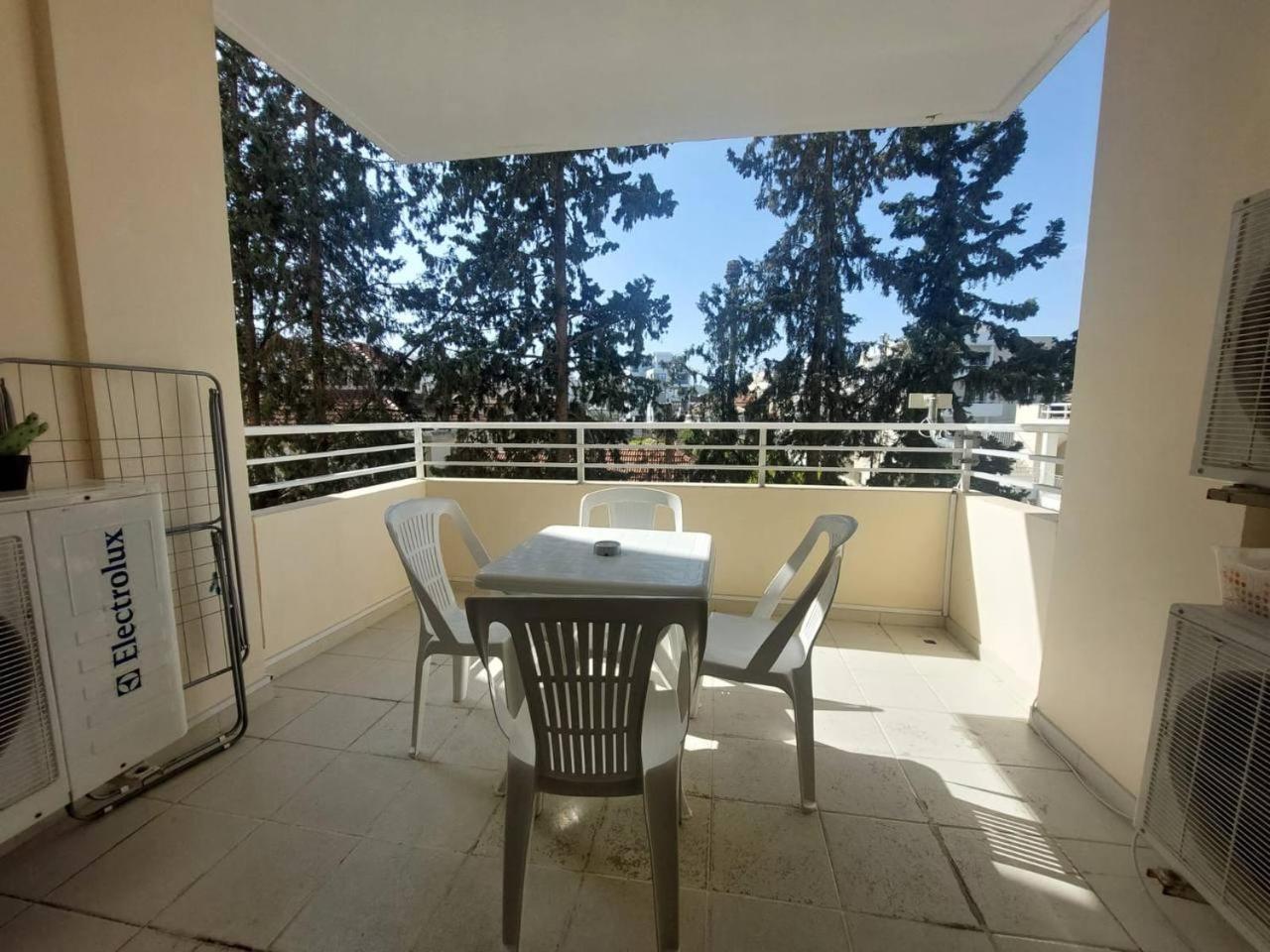 Sunny 2 Bedroom Larnaca Center Eksteriør billede